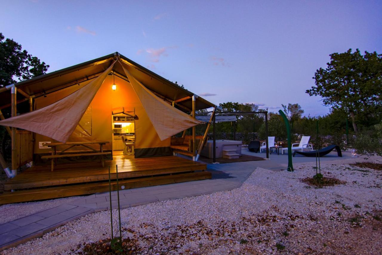 Grande Glamping Hotell Biograd Na Moru Exteriör bild