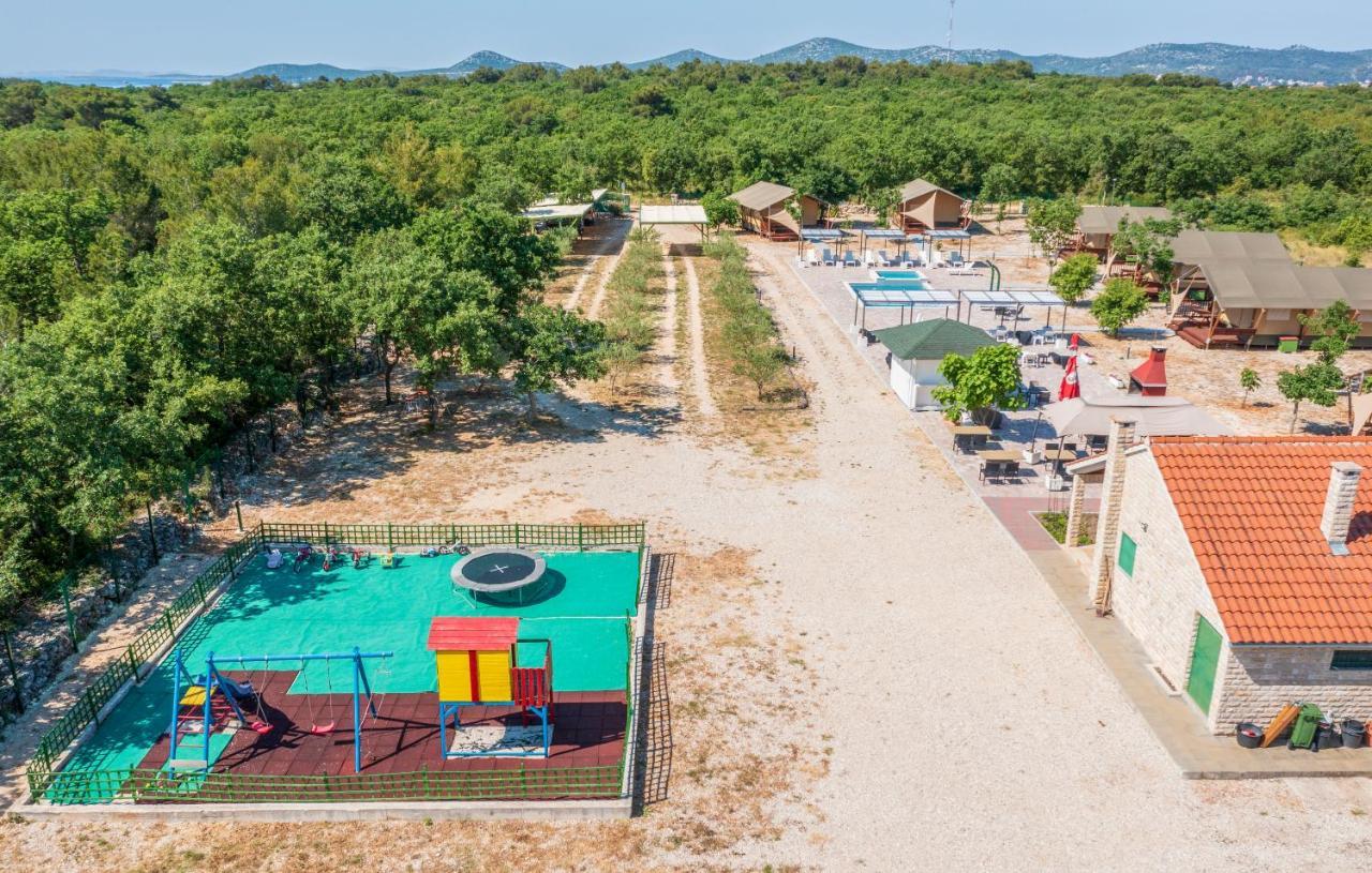 Grande Glamping Hotell Biograd Na Moru Exteriör bild