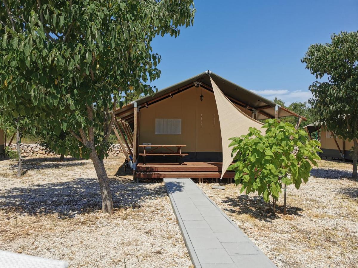 Grande Glamping Hotell Biograd Na Moru Exteriör bild