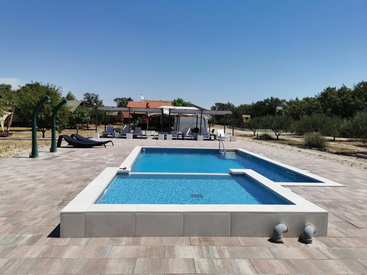 Grande Glamping Hotell Biograd Na Moru Exteriör bild