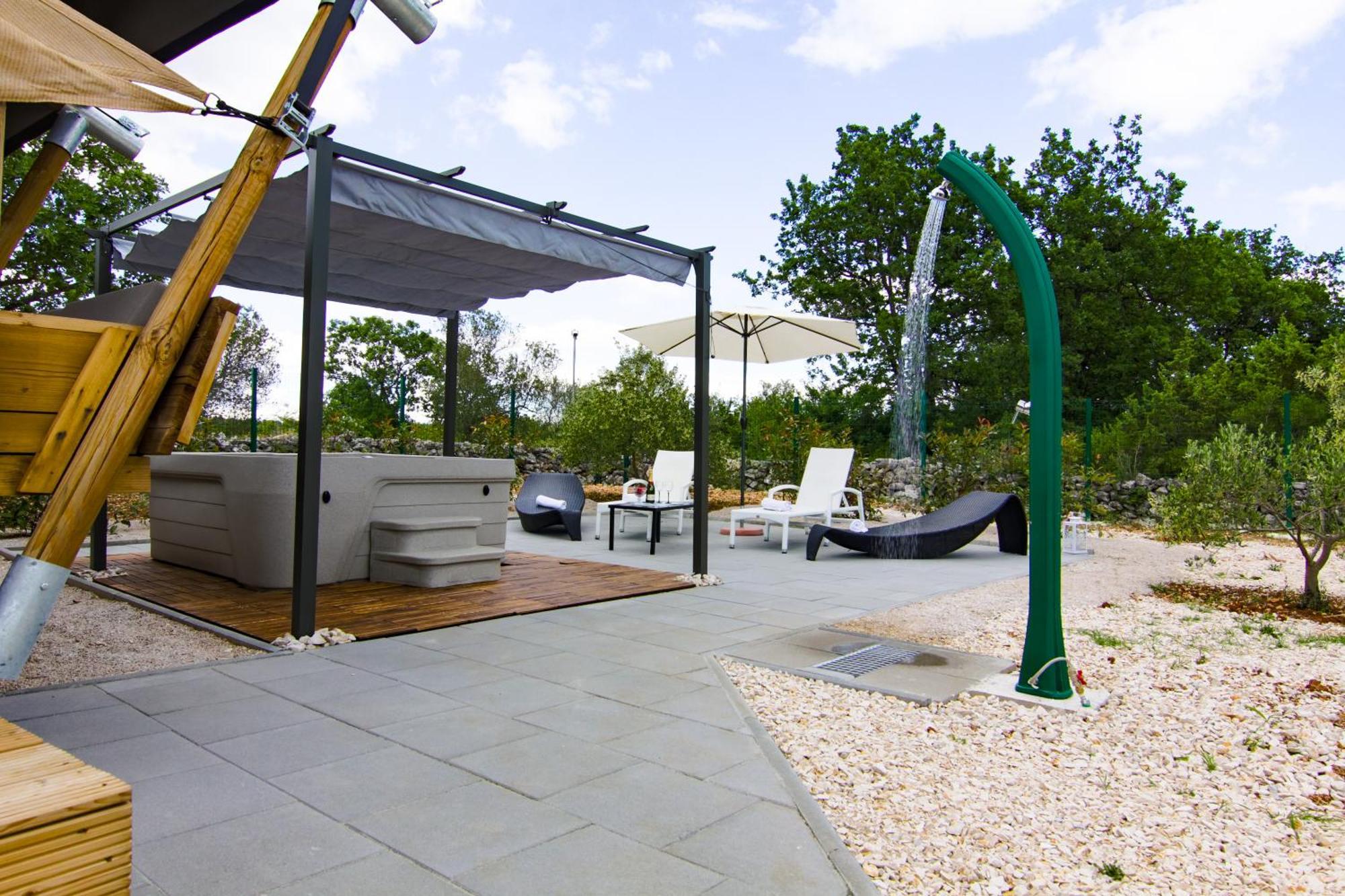 Grande Glamping Hotell Biograd Na Moru Exteriör bild