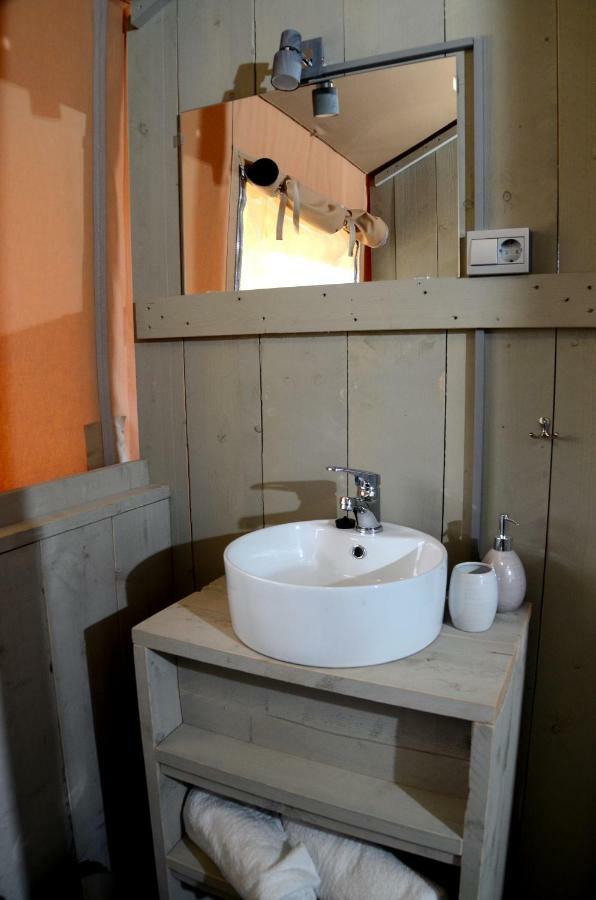 Grande Glamping Hotell Biograd Na Moru Exteriör bild