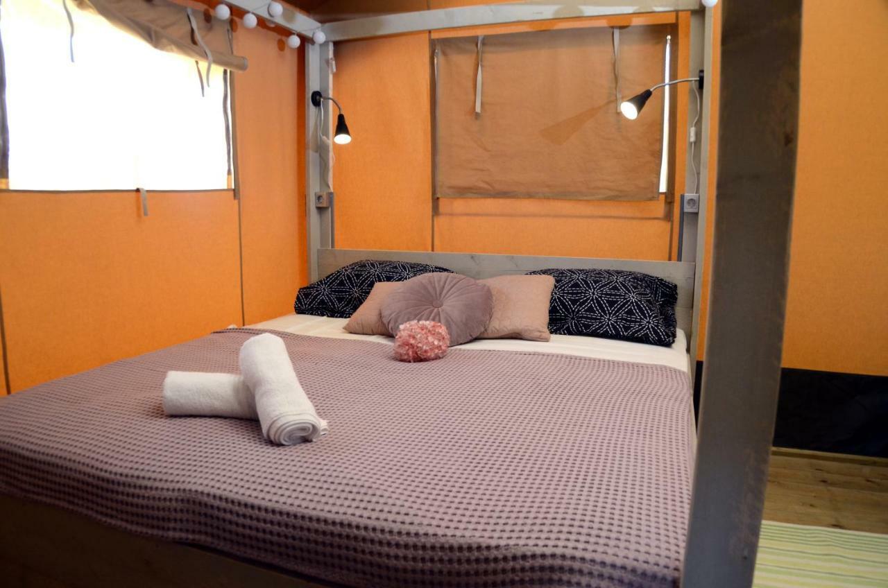 Grande Glamping Hotell Biograd Na Moru Exteriör bild